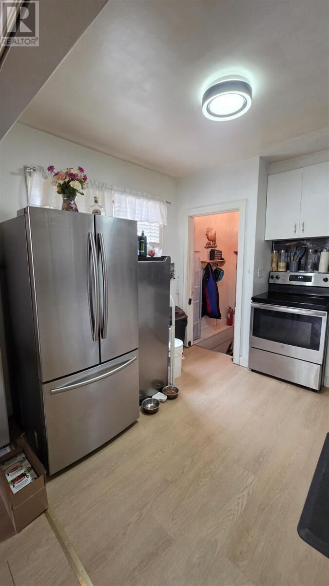 Property Photo:  54 St. Georges Ave E  ON P6B 1W7 
