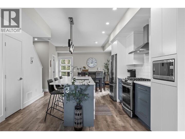 Property Photo: 771 Raymer Avenue 2 BC V1Y 4Z7