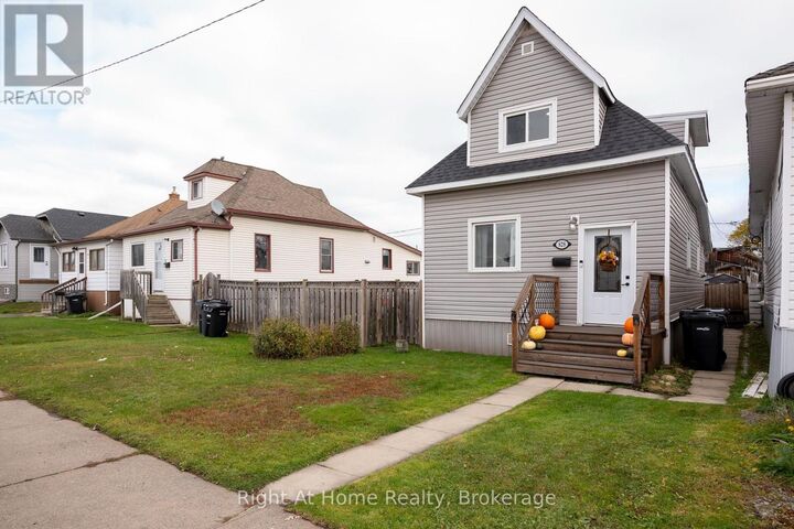 Property Photo:  828 McIntosh Street  ON P7C 3A6 