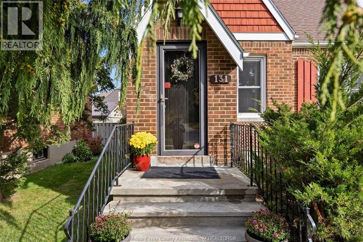 Property Photo:  131 Delaware Avenue  ON N7L 2W3 