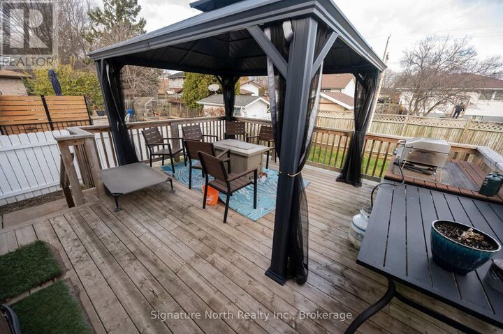 Property Photo: 210 Sequoia Drive ON P7B 5T2
