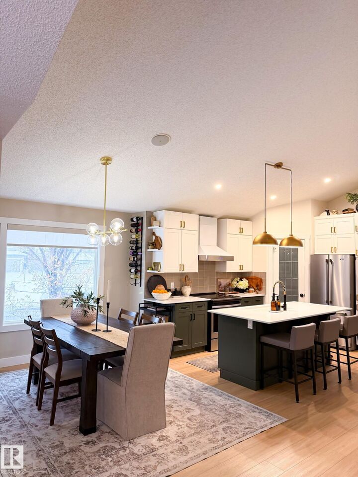 Property Photo:  2603 Marion Place SW  AB T6W 1P9 