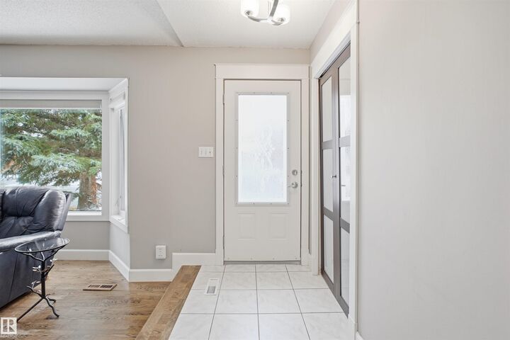 Property Photo:  8212 17 Avenue NW  AB T6K 2C8 