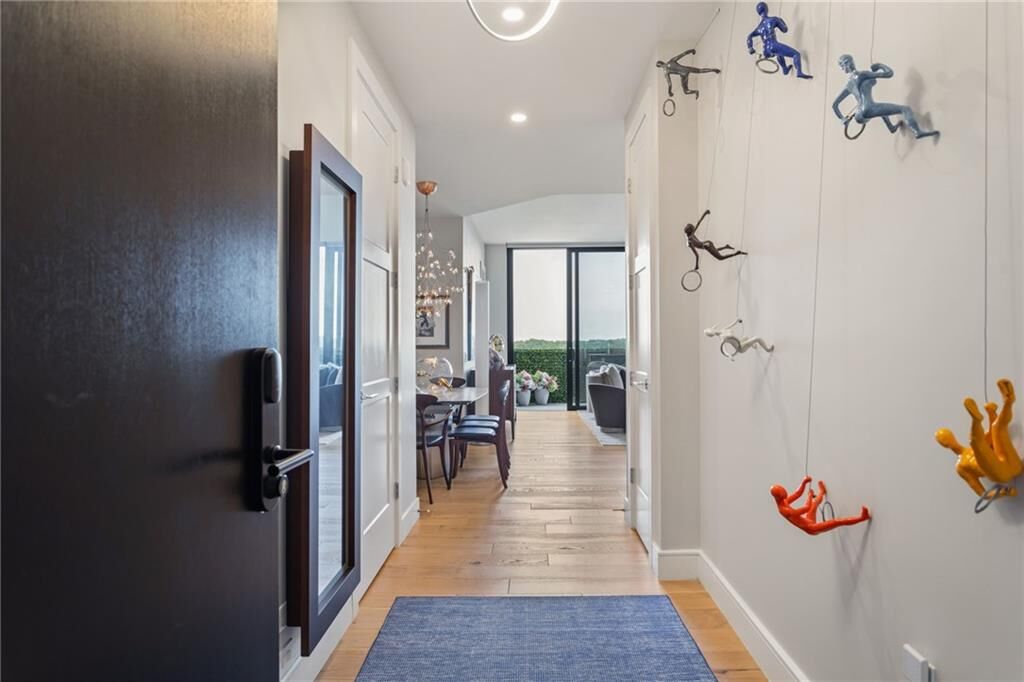 Property Photo:  2425 Peachtree Road NE 1412  GA 30305 