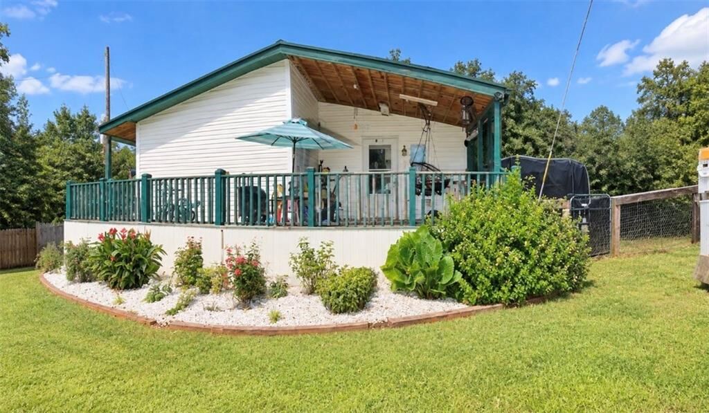 Property Photo: 3821 Highway 81 S GA 30016