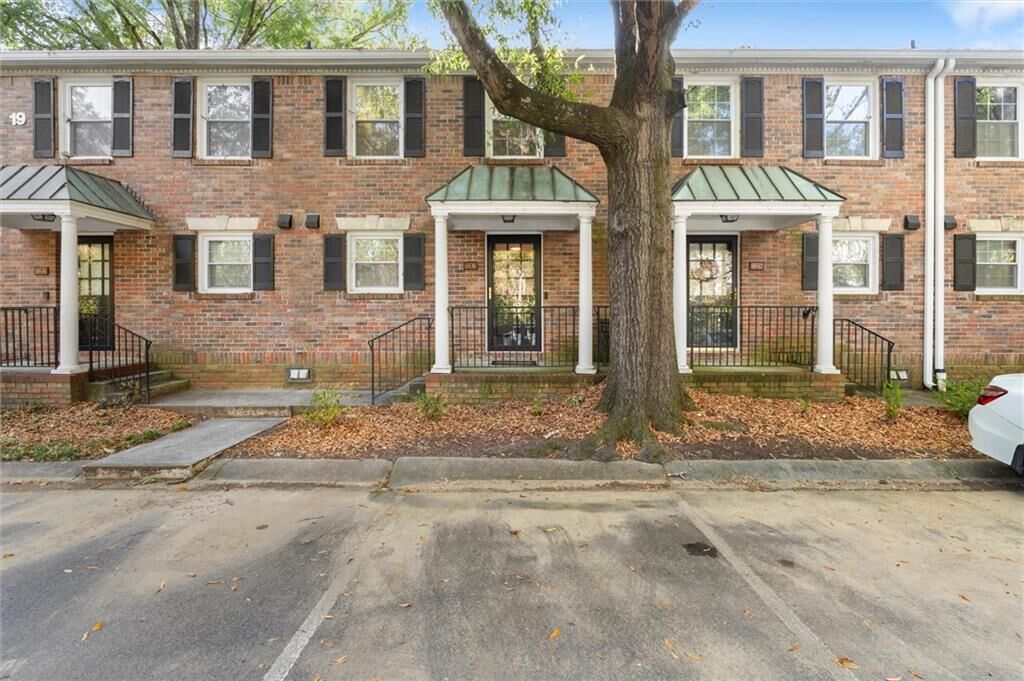 Property Photo:  6700 Roswell Road 19B  GA 30328 