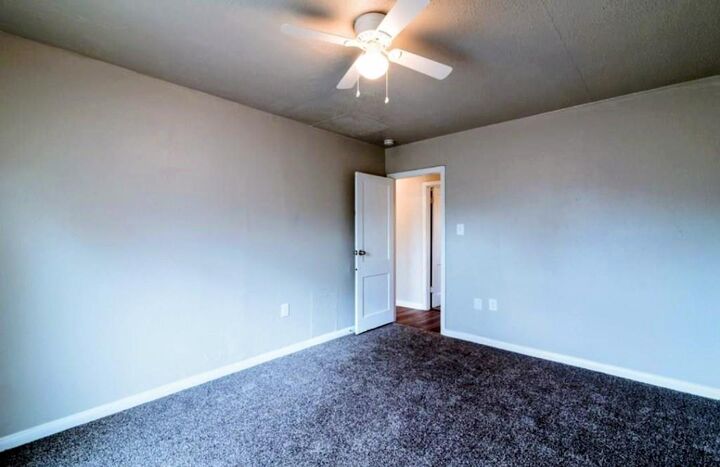Property Photo: 5327 Bell Street 7 TX 77023