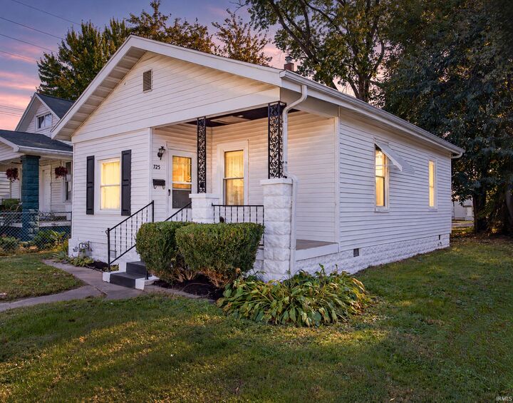 Property Photo:  725 E Oregon Road  IN 47711 