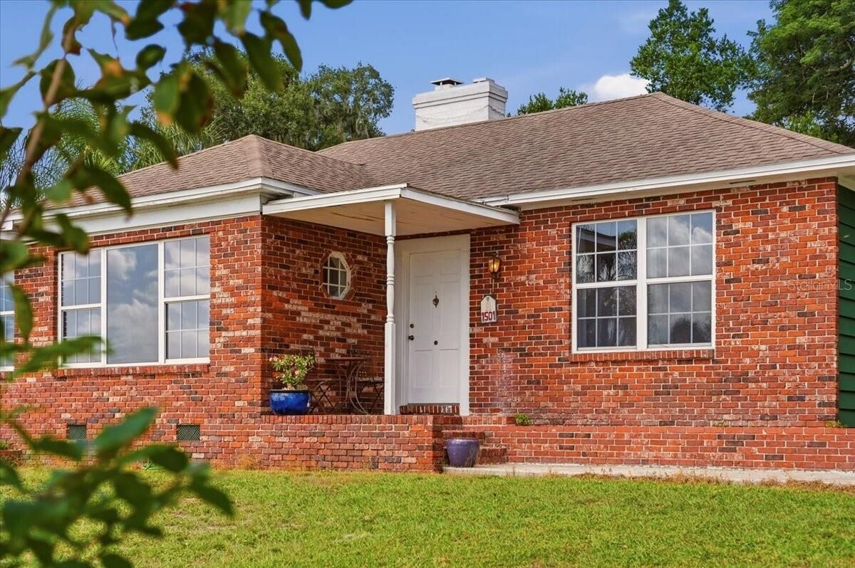 Property Photo:  1501 N Lake Howard Drive  FL 33881 