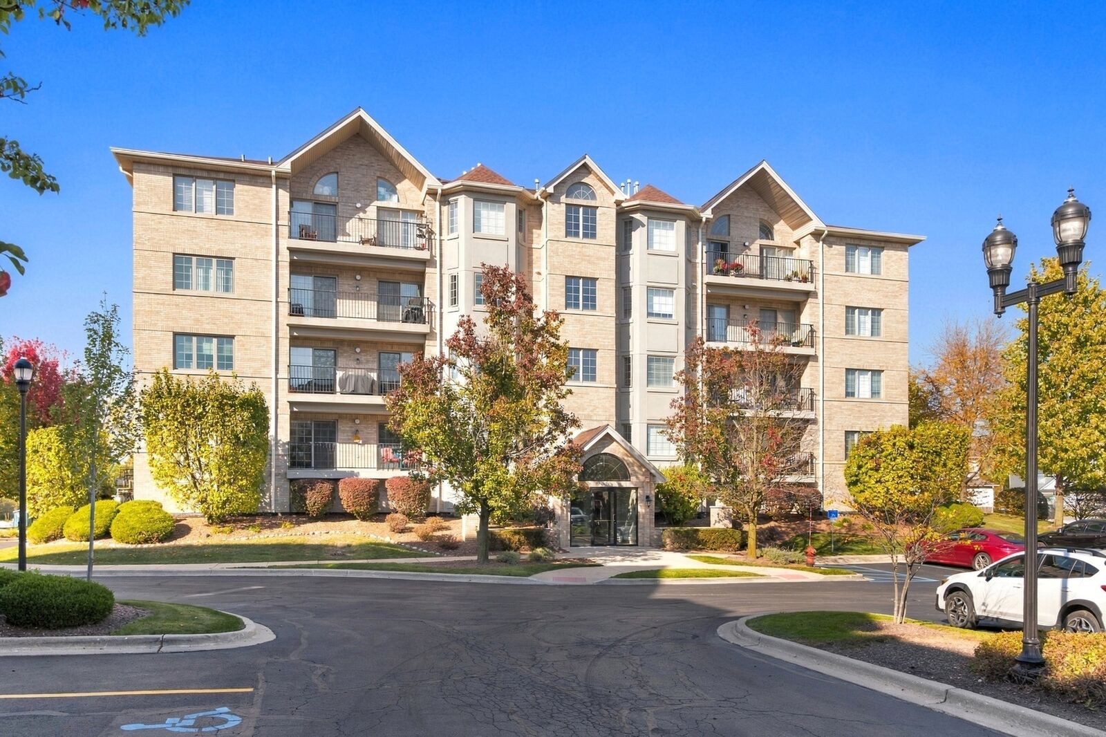 Property Photo: 8505 Woodward Avenue 102 IL 60517