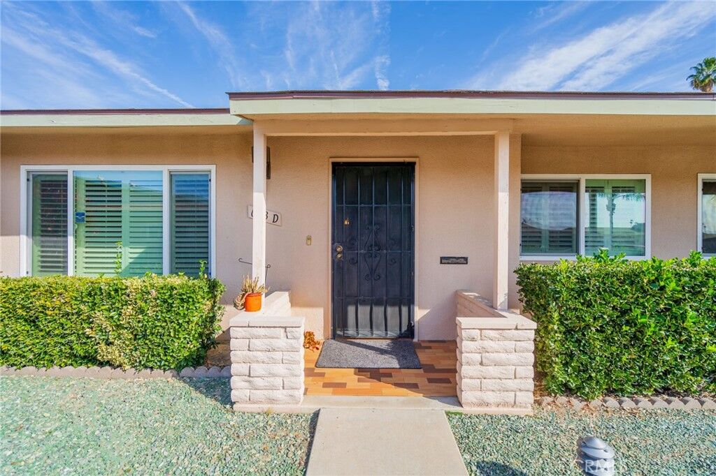 Property Photo: 603 S Palm D CA 92543