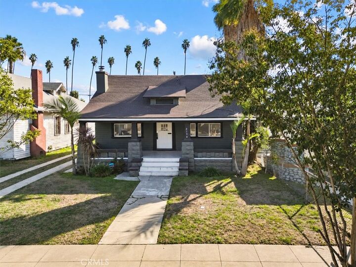 Property Photo:  2134 W 29th  CA 90018 