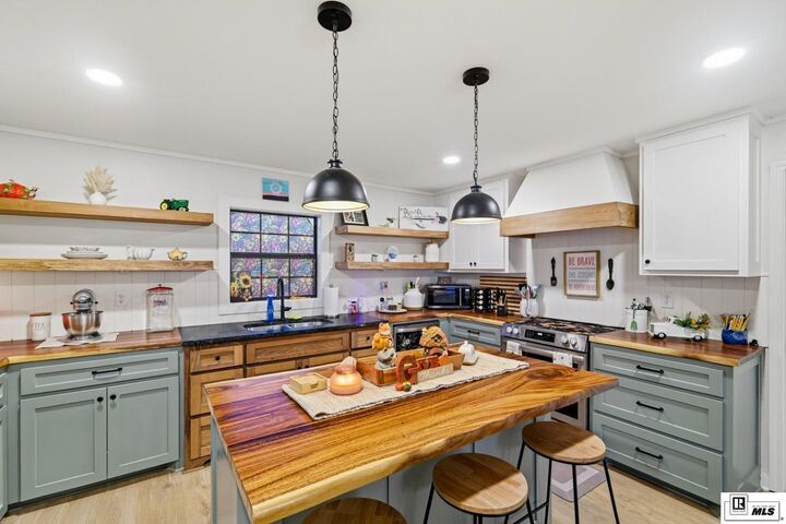 Property Photo:  137 Donna Drive  LA 71241 