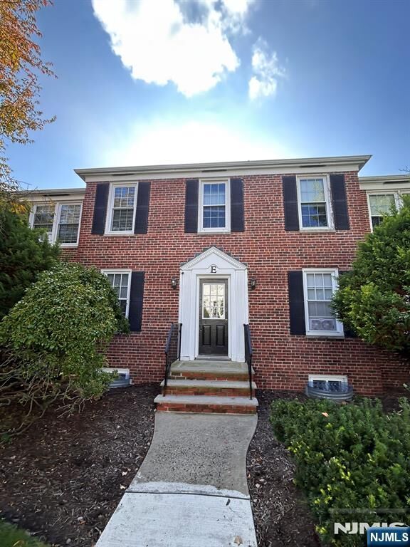Property Photo:  101 Gates Avenue E4  NJ 07042 