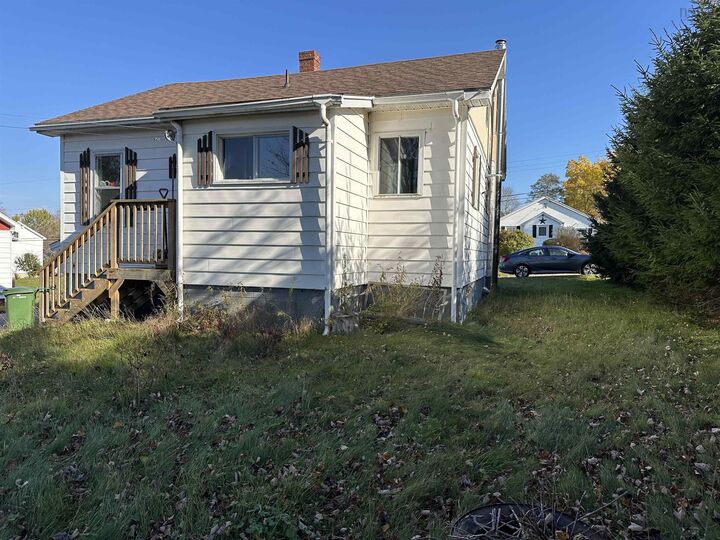 Property Photo:  8 Beverly Avenue  NS B2N 4Y6 