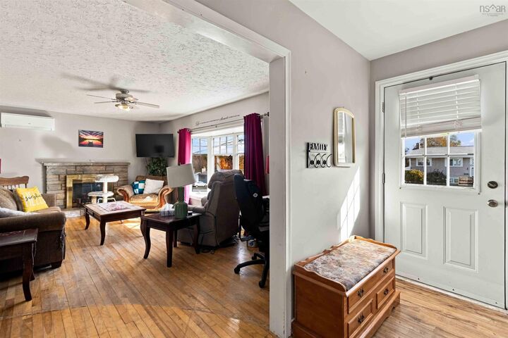 Property Photo: 16 Laurie Drive Drive NS B4E 1G2