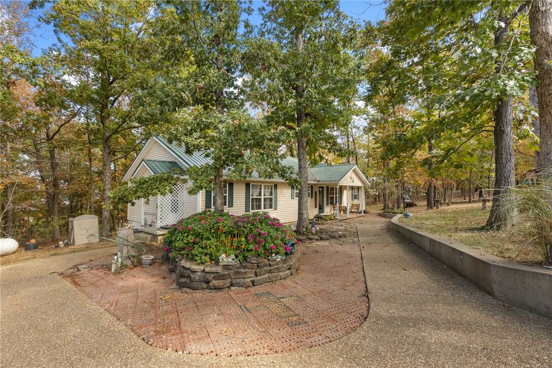 Property Photo:  1000 County Road 9051  AR 72638 