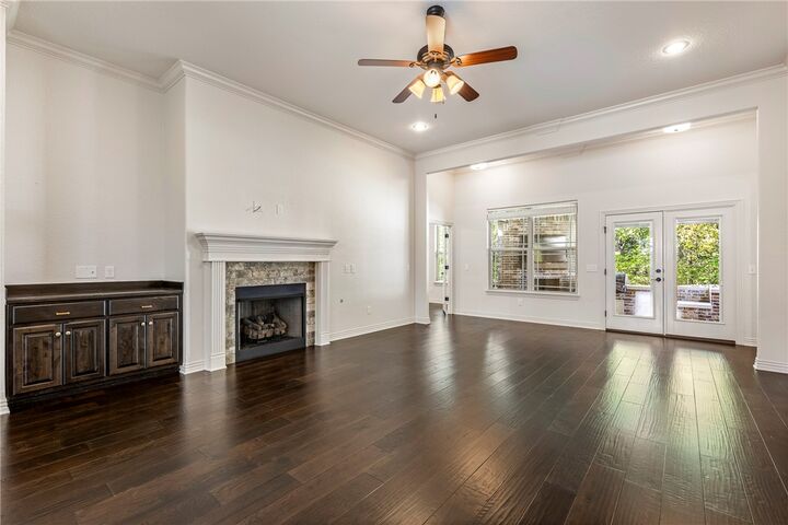 Property Photo:  1301 Hickory Street  AR 72718 