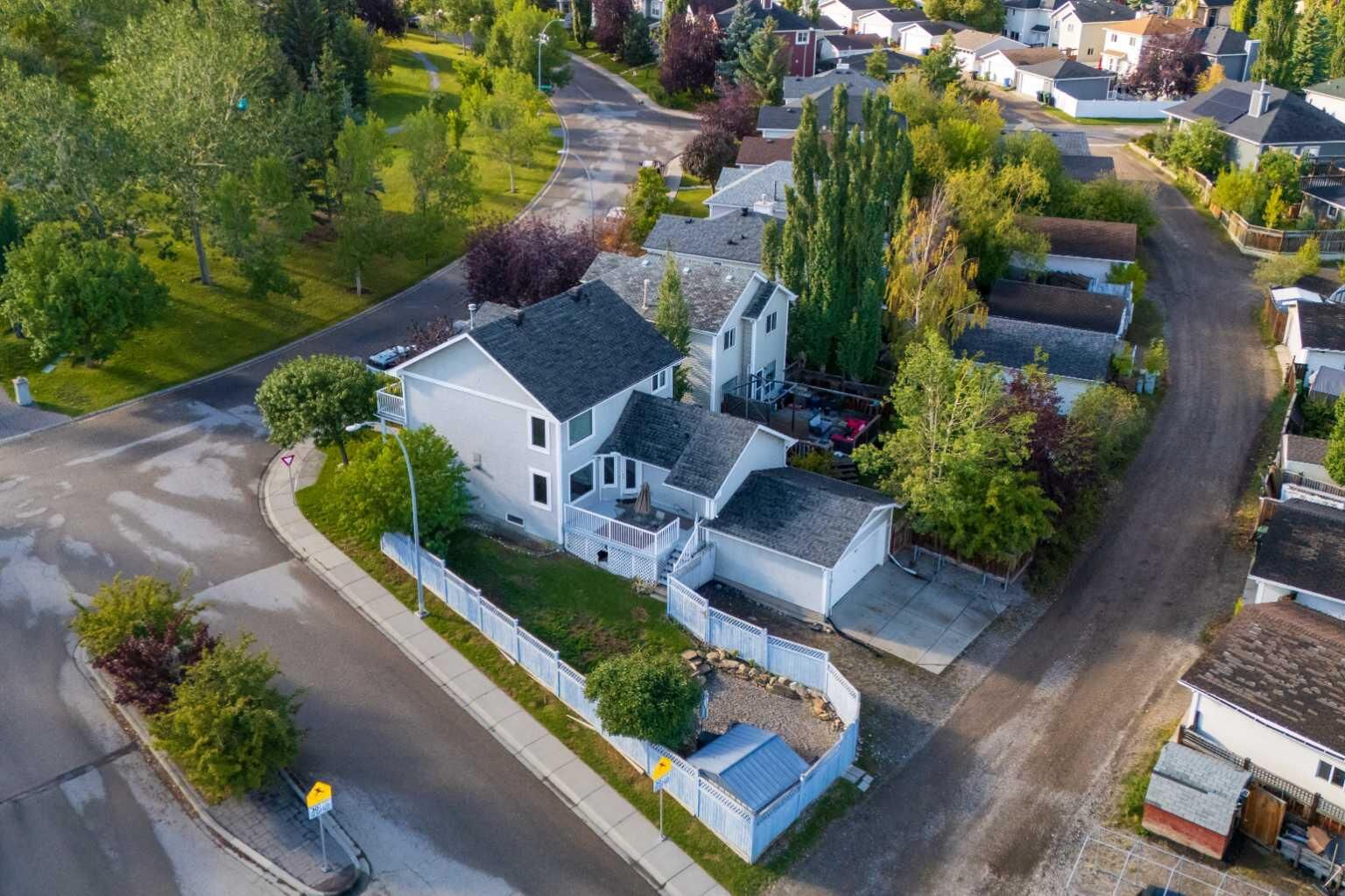 Property Photo: 188 Tuscany Valley Drive NW AB T3L 2C2