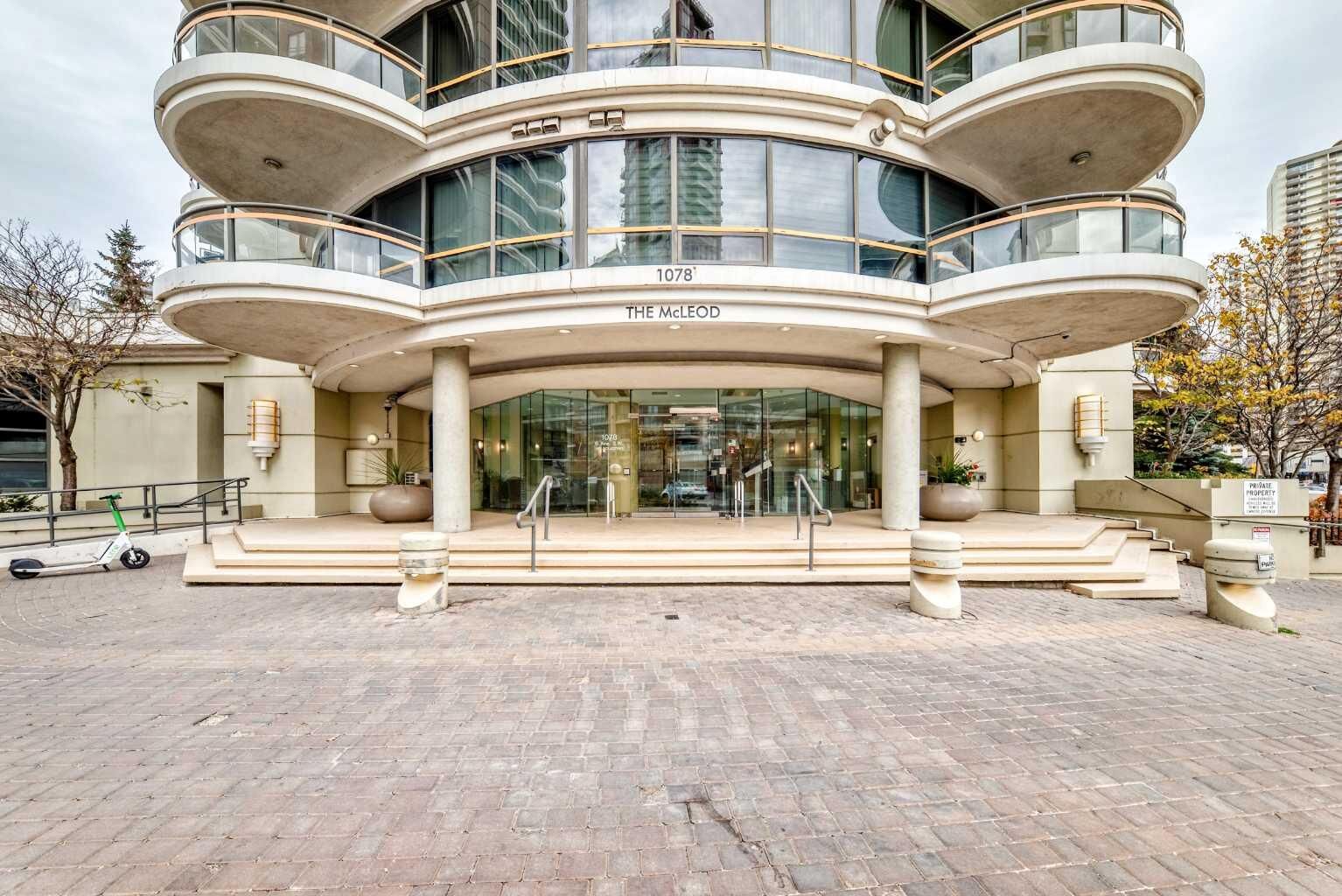 Property Photo:  1078 6 Avenue SW 1801  AB T2P 5N3 