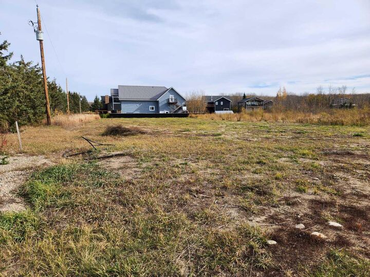 Property Photo:  604 Lakeshore Drive  SK S9V 2T0 
