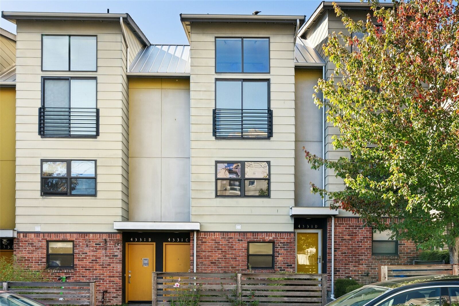 Property Photo: 4331 9th Avenue NE C WA 98105