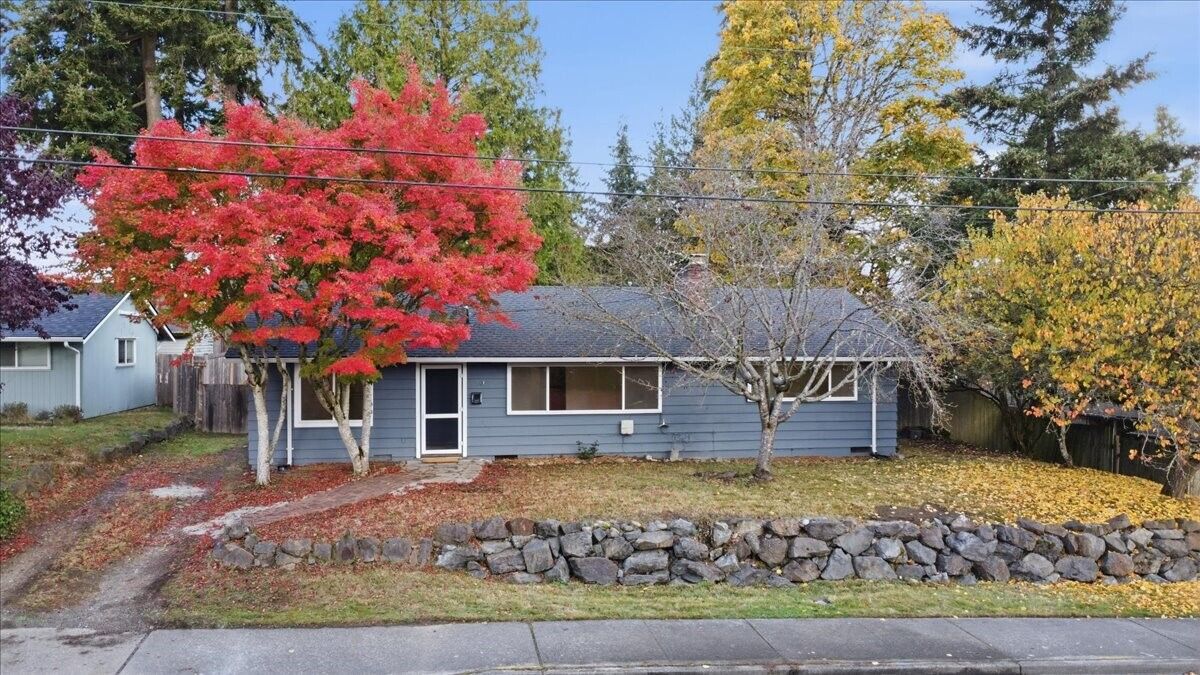 Property Photo:  5005  217th Street SW  WA 98043 