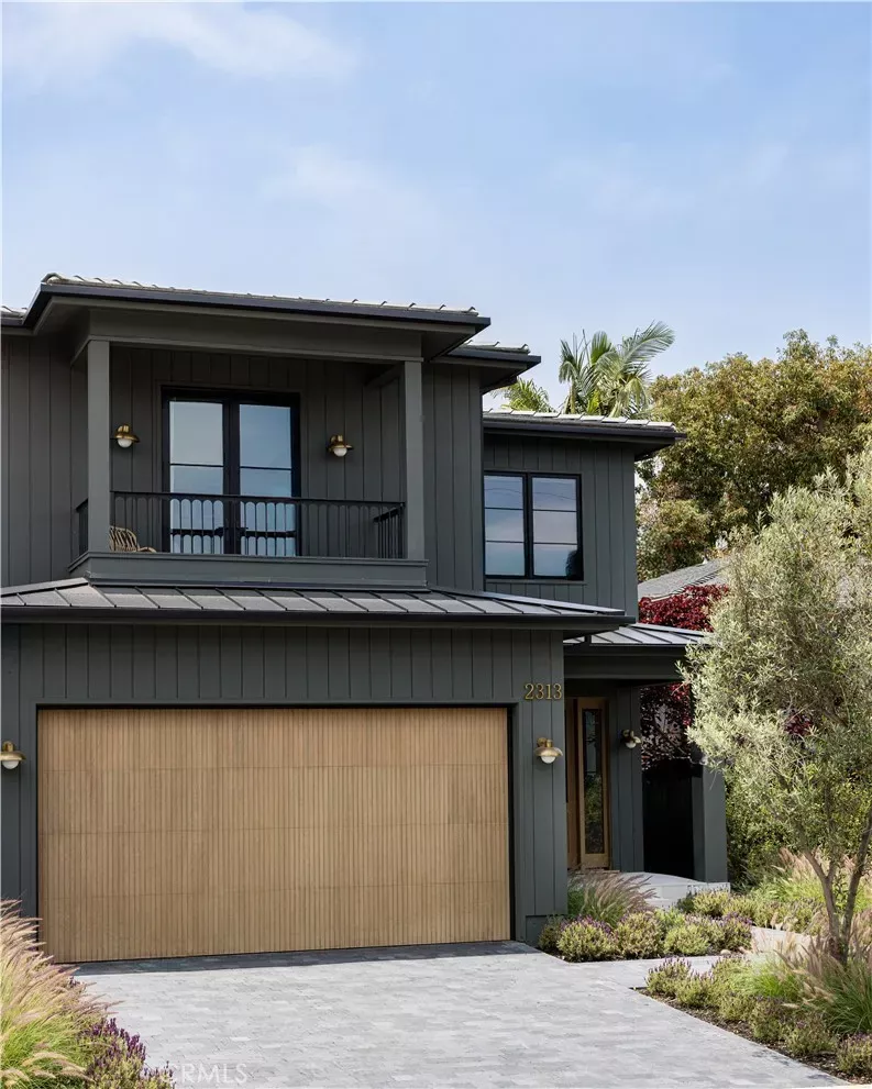 Property Photo:  2313 Walnut Avenue  CA 90266 