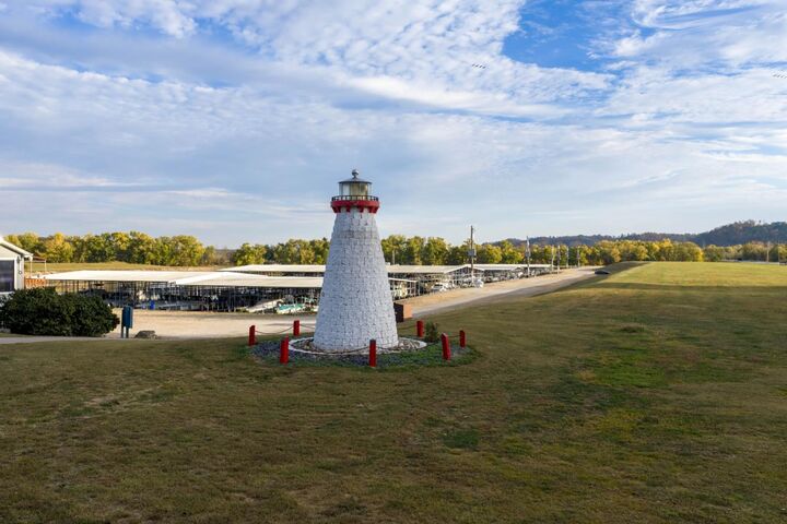 Property Photo: 10927 Compass Way Lane 4 IN 47001