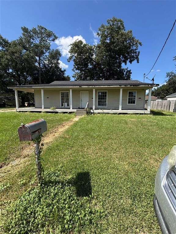 Property Photo:  1117 Catherine Street  LA 70663 
