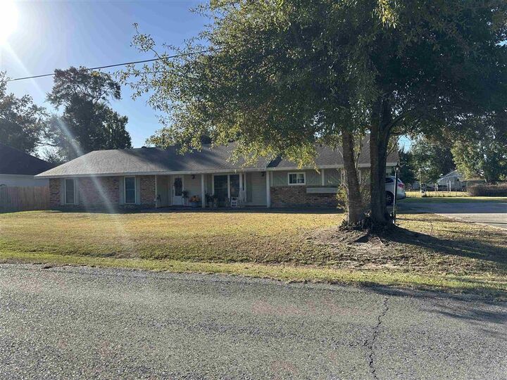 Property Photo: 565 Rollins Road LA 70611