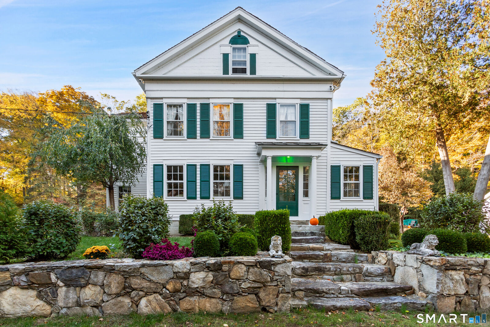 Property Photo:  