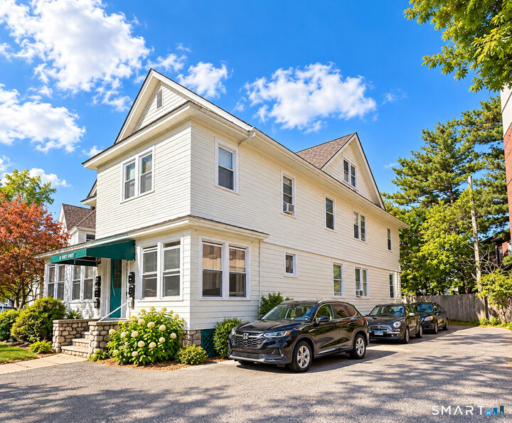 Property Photo:  52 Hoyt Street  CT 06905 