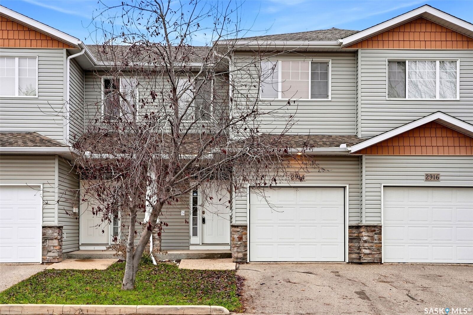 Property Photo:  2914 Cranbourn Crescent  SK S4V 3E4 