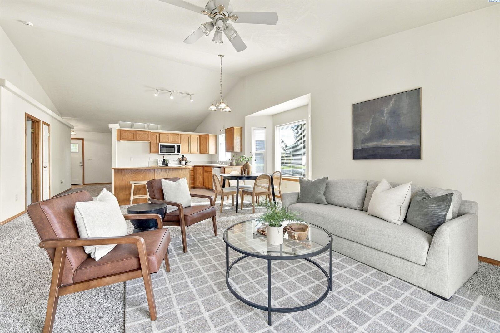 Property Photo:  1599 Foxglove Avenue  WA 99352 
