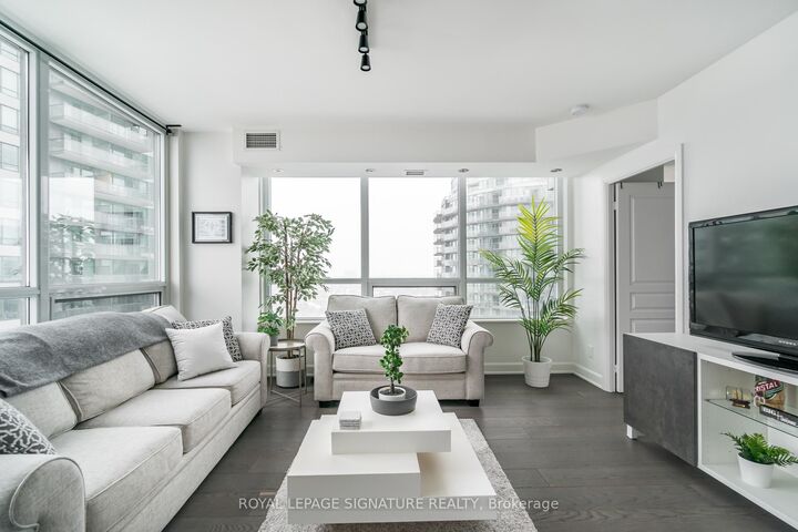 Property Photo: 2230 Lakeshore Boulevard W 1802 ON M8V 0B2