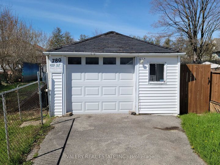 Property Photo:  780 Liverpool Road  ON L1W 1S1 