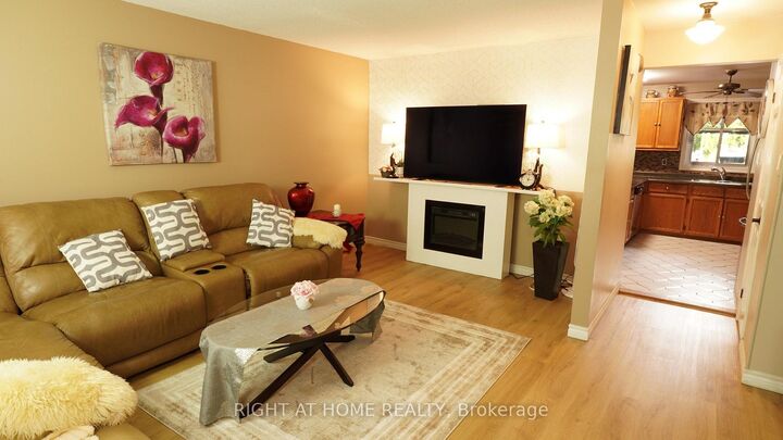 Property Photo: 84 Monmore Road 36 ON N6G 3B3