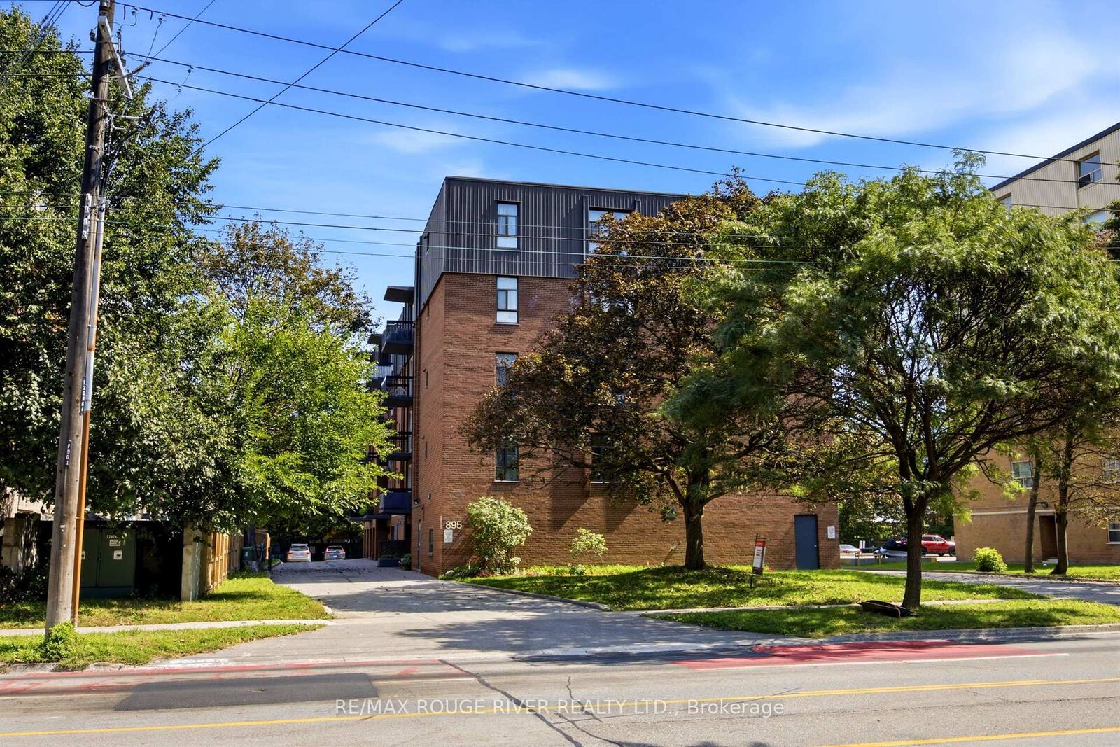 Property Photo: 895 Kennedy Road 406 ON M1K 2E9