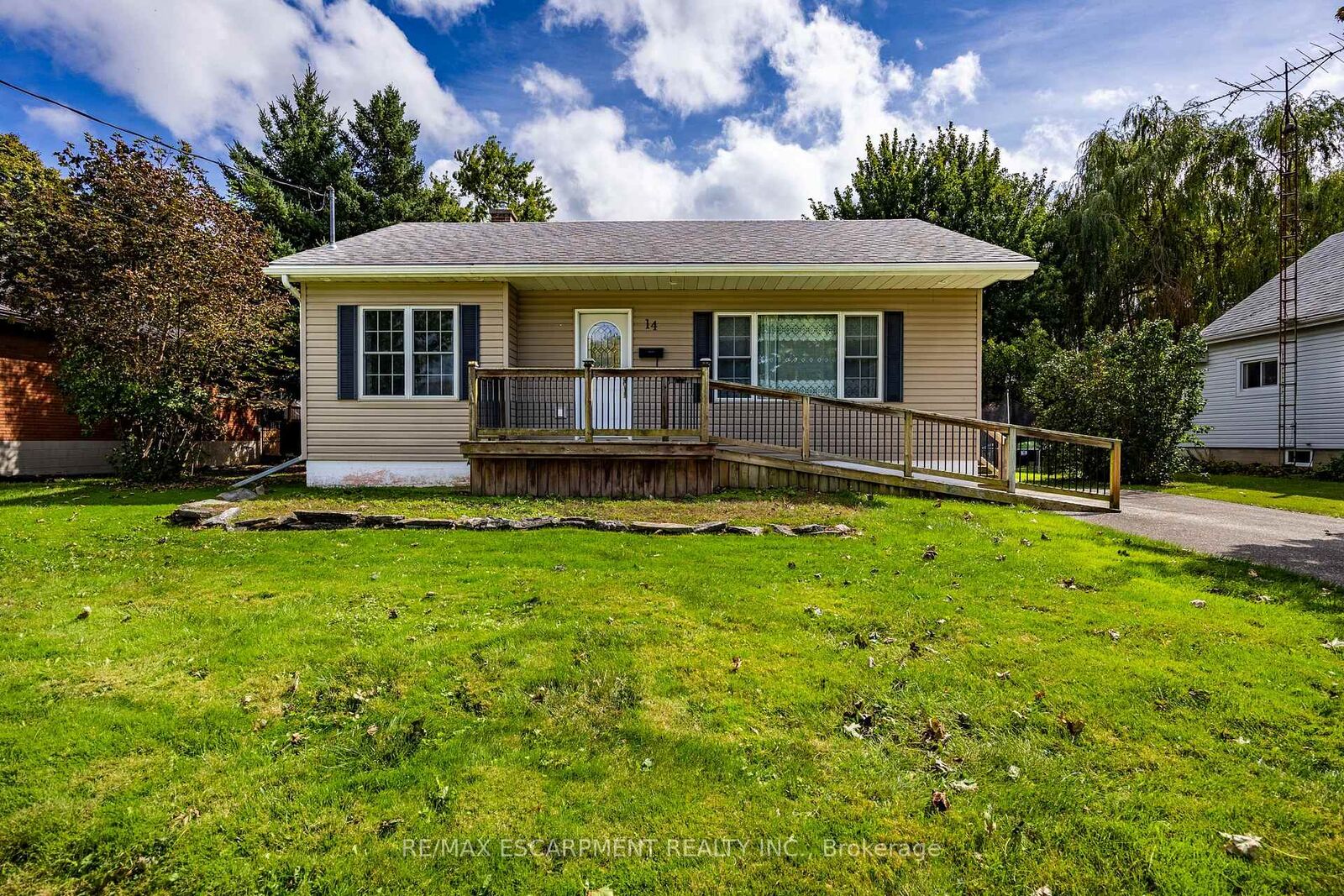 Property Photo: 14 Carrick Street ON N0A 1H0