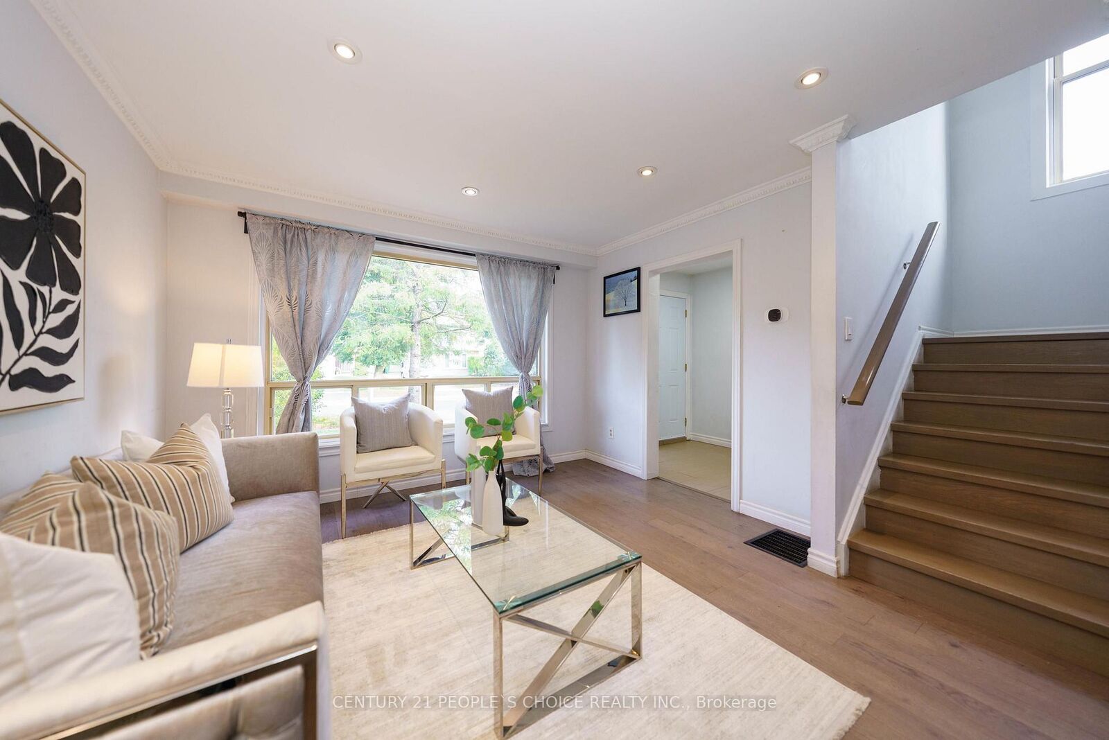 Property Photo: 172 Hollyberry Trail ON M2H 2P4