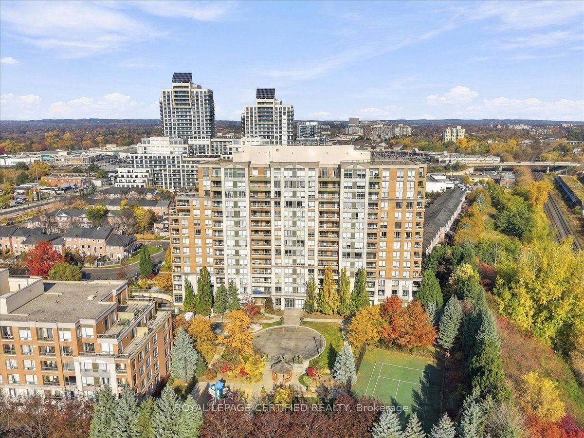 Property Photo: 29 Northern Heights 606 ON L4B 4L8