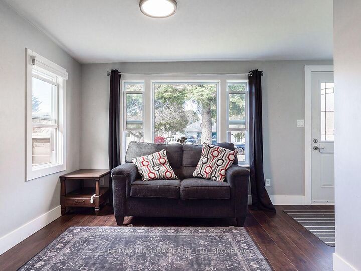 Property Photo:  173 Glenwood Avenue  ON L3K 5N2 