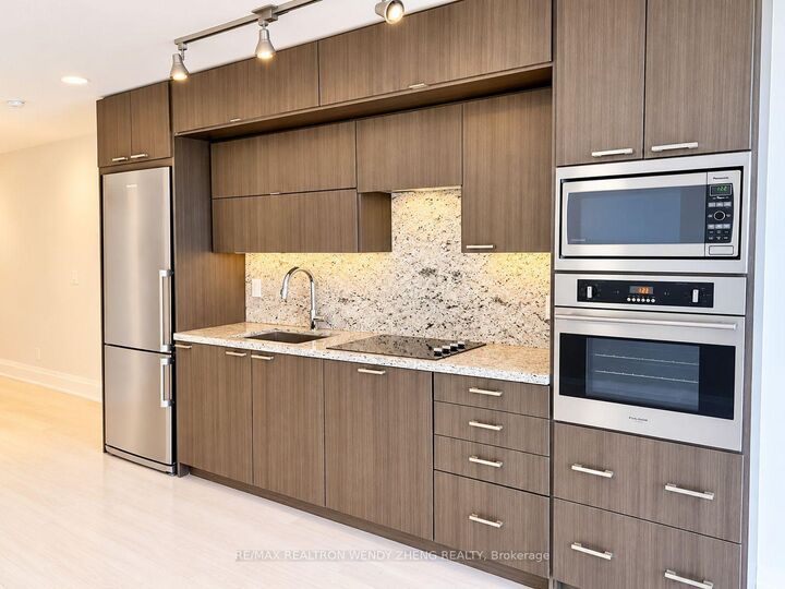 Property Photo:  120 Harrison Garden Boulevard 820  ON M2N 0C2 