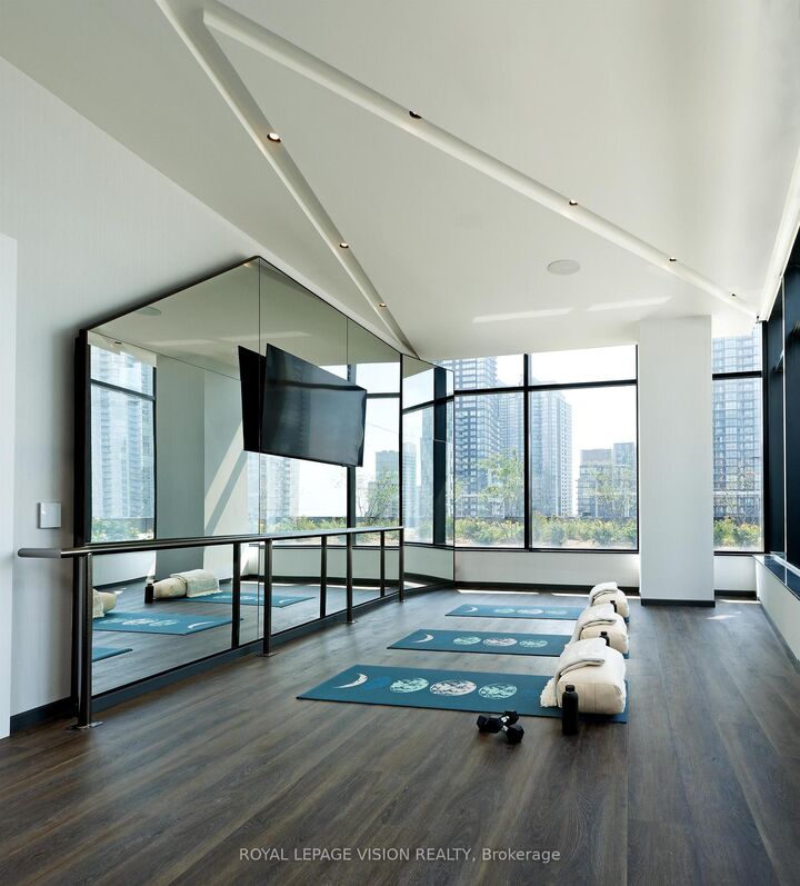 Property Photo: 480 Front Street W 1406 ON M5V 0V5