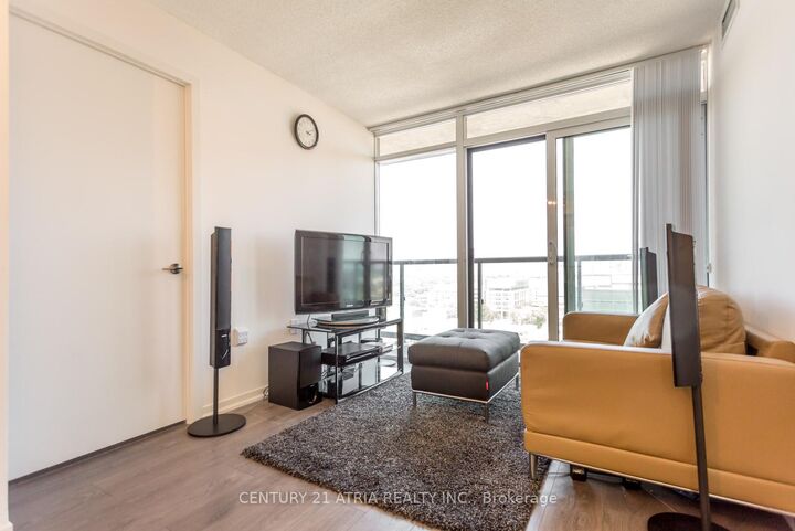 Property Photo: 36 Lisgar Street 1716E ON M6J 0C7