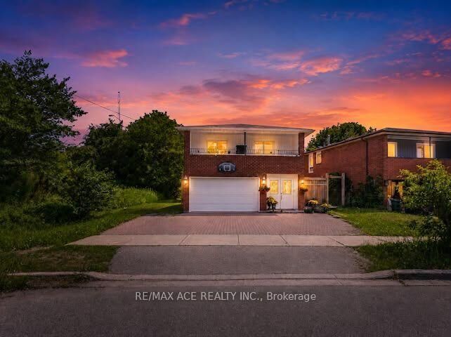 Property Photo:  149 Nelson Street Upper  ON M1J 3J8 