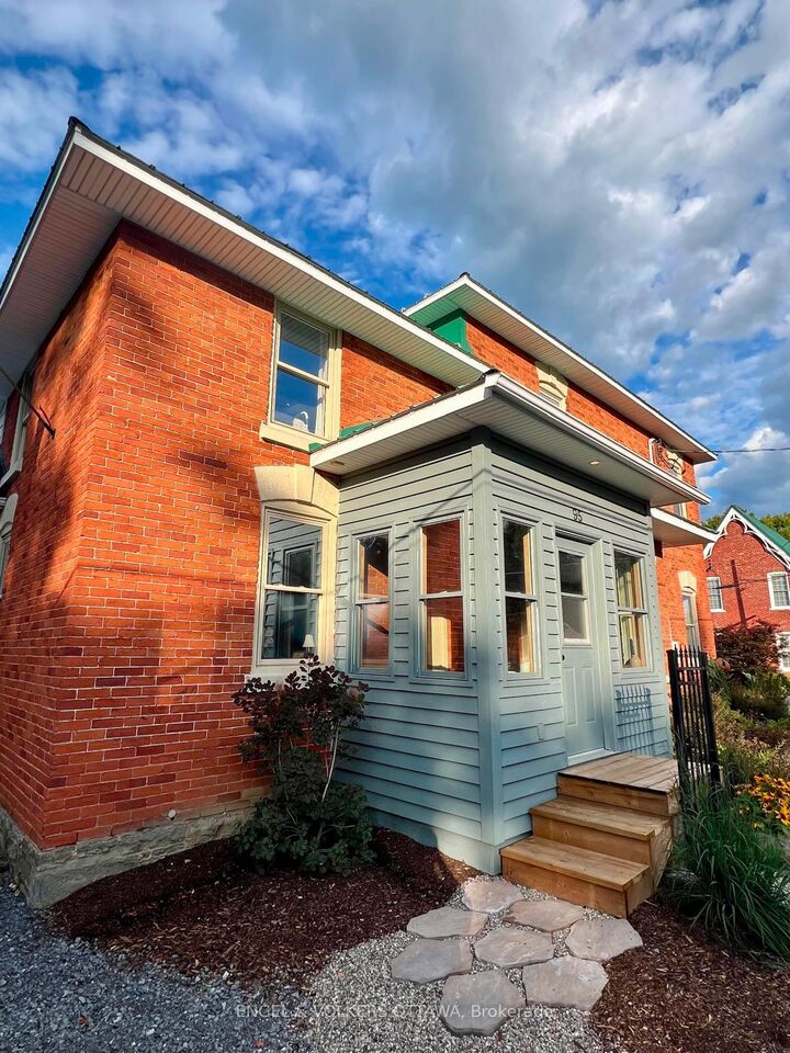 Property Photo:  95 Mitcheson Street  ON K0A 1A0 