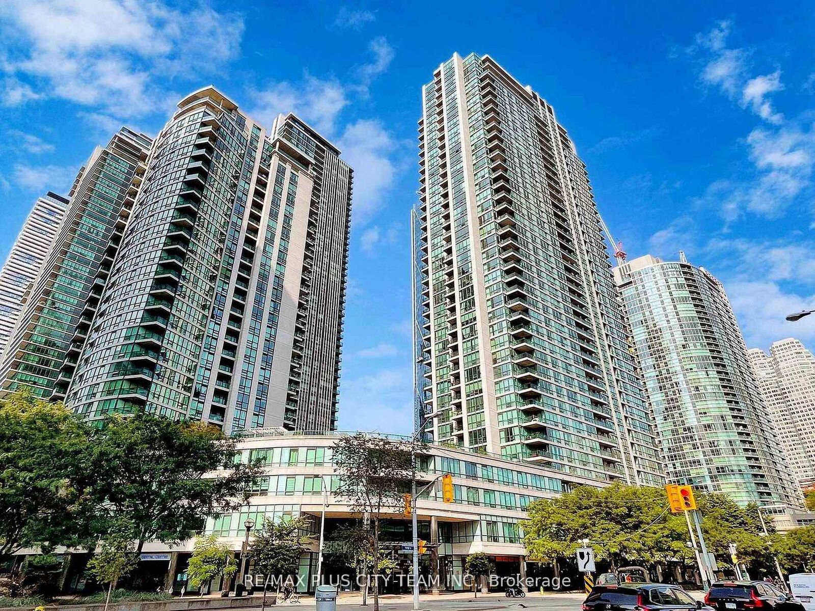 Property Photo:  16 Yonge Street 1004  ON M5E 2A1 