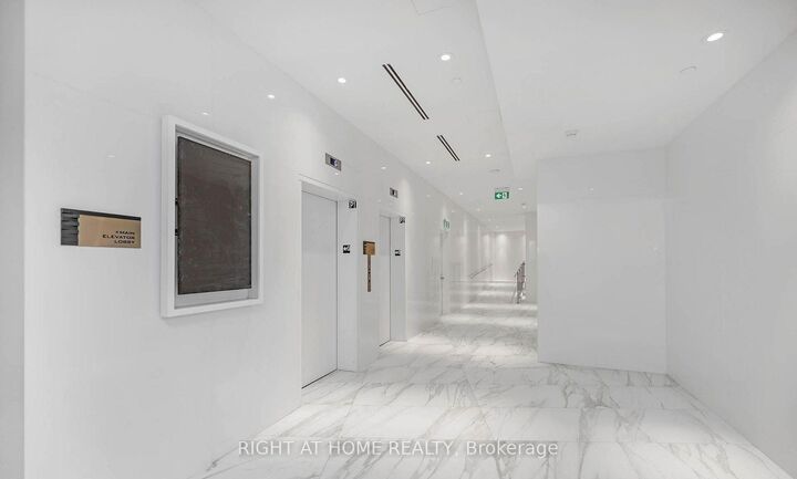 Property Photo: 3883 Quartz Road 1112 ON L5B 0M4